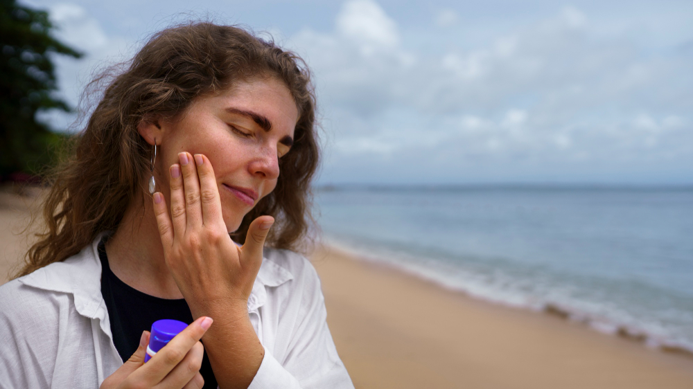 ¿El protector solar va antes o después del maquillaje?